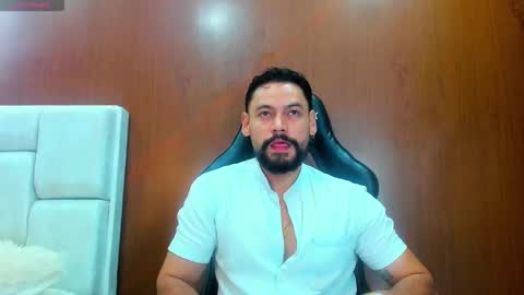 DerryBigger CM online show from November 11, 6:35 pm