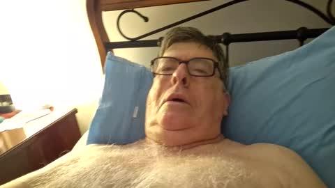 Desmon1958 online show from March 7, 7:00 pm