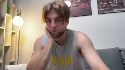 devilnut1 online show from December 11, 6:48 am