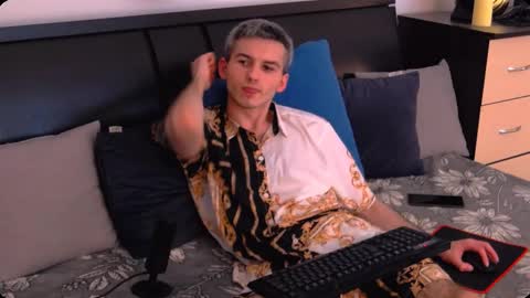 devin_ho online show from January 8, 10:37 pm