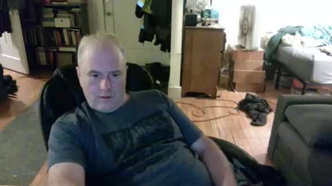 Snapshot of dickflasher5 chatting on December 31, 3:23 am Richard Fleischer online show from December 31, 3:23 am