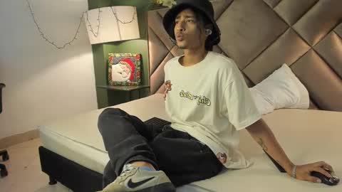 dickie_dicking online show from December 15, 10:40 pm