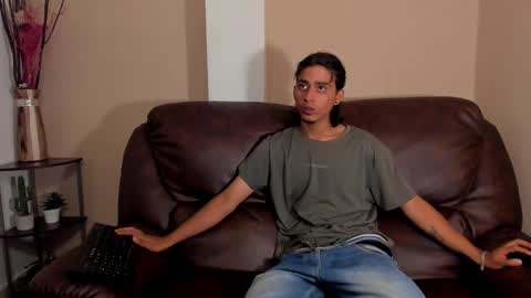 Snapshot of dickie_dicking chatting on October 11, 9:08 pm dickie_dicking online show from October 11, 9:08 pm