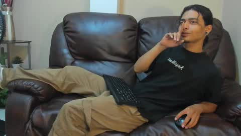 Snapshot of dickie_dicking chatting on October 1, 9:41 pm dickie_dicking online show from October 1, 9:41 pm