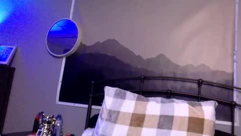 Snapshot of digbicknik chatting on February 17, 12:43 am digbicknik online show from February 17, 12:43 am