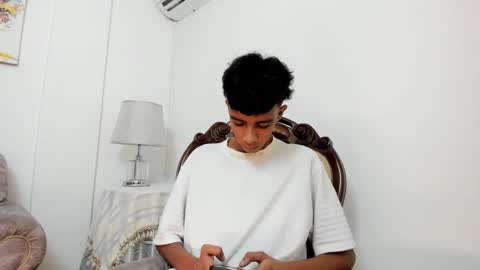 dikey_18 online show from February 8, 7:59 pm