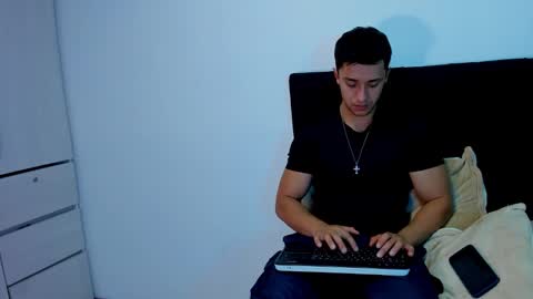 Snapshot of dilan_coy chatting on March 7, 1:20 am Dilan Coy online show from March 7, 1:20 am