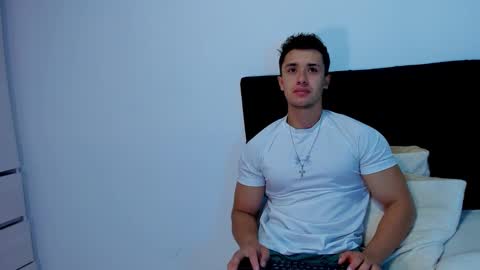 Snapshot of dilan_coy chatting on January 17, 2:28 pm Dilan Coy online show from January 17, 2:28 pm