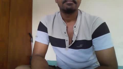Snapshot of dilip_09 chatting on December 19, 3:18 am dilip_09 online show from December 19, 3:18 am