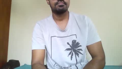 Snapshot of dilip_09 chatting on December 27, 3:31 am dilip_09 online show from December 27, 3:31 am