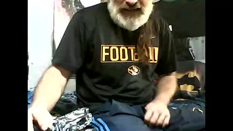 Snapshot of dirtmcgirt82 chatting on January 5, 4:04 am dirtmcgirt82 online show from January 5, 4:04 am