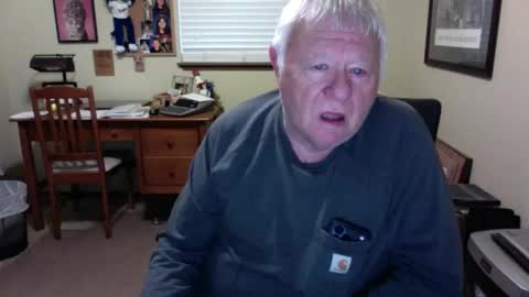 dirtrider195080438 online show from May 21, 3:35 am
