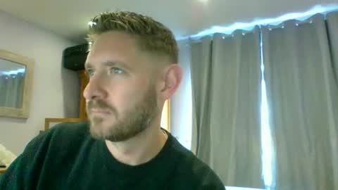 Exhibitionist Ben online show from October 6, 9:36 am