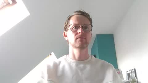 Snapshot of discovery_99 chatting on September 9, 1:54 pm discovery_99 online show from September 9, 1:54 pm