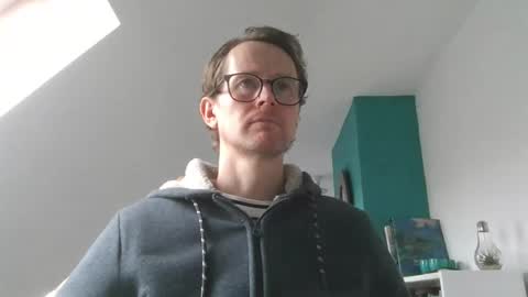 Snapshot of discovery_99 chatting on December 17, 12:11 pm discovery_99 online show from December 17, 12:11 pm