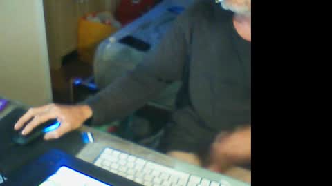 Snapshot of discoverynick chatting on October 12, 11:21 pm discoverynick online show from October 12, 11:21 pm