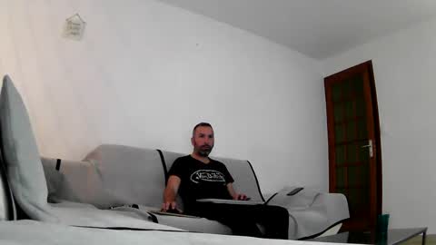 Snapshot of djo3322 chatting on December 3, 10:07 pm Djo online show from December 3, 10:07 pm