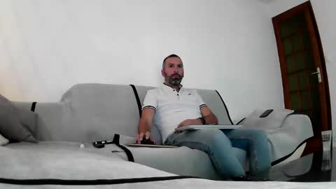 Snapshot of djo3322 chatting on December 6, 10:19 pm Djo online show from December 6, 10:19 pm