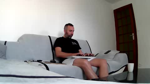 Snapshot of djo3322 chatting on December 5, 10:01 am Djo online show from December 5, 10:01 am