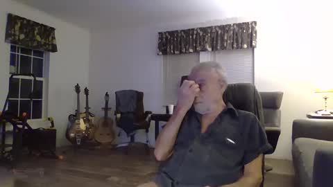 Snapshot of dogluc7 chatting on March 3, 4:56 am dogluc7 online show from March 3, 4:56 am