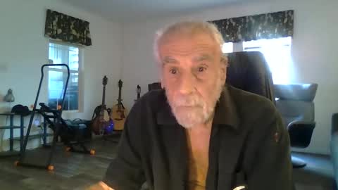 Snapshot of dogluc7 chatting on February 27, 9:58 pm dogluc7 online show from February 27, 9:58 pm