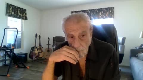 Snapshot of dogluc7 chatting on February 28, 4:10 pm dogluc7 online show from February 28, 4:10 pm