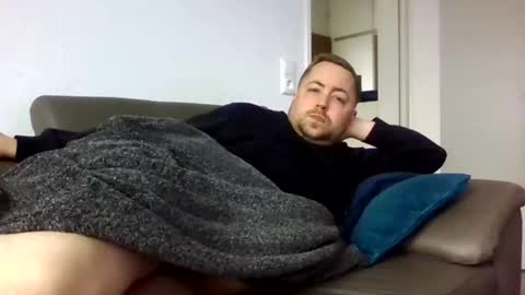 dombio_12 online show from April 2, 1:19 pm