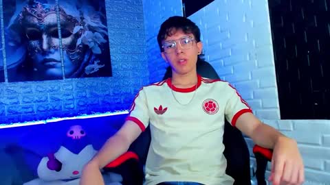 Snapshot of dominic_carminex chatting on October 12, 3:28 pm dominic_carminex online show from October 12, 3:28 pm
