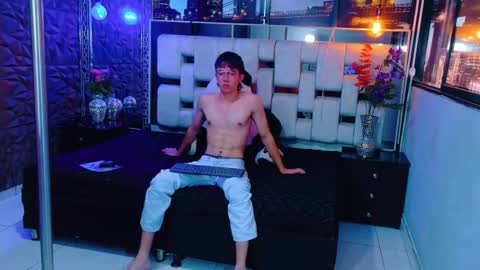 Snapshot of dominic_carminex chatting on October 15, 7:43 pm dominic_carminex online show from October 15, 7:43 pm