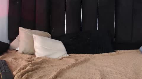 Dominic online show from September 25, 2:54 am