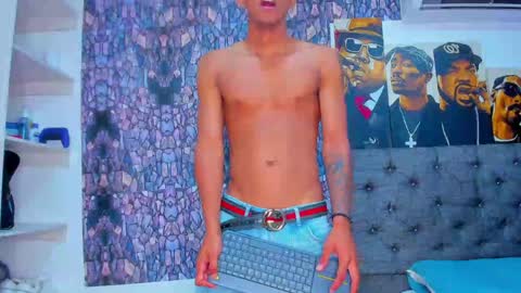 dominic_smith_ online show from February 6, 1:49 am