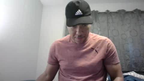 Snapshot of dominicanorico chatting on December 16, 4:02 am luis online show from December 16, 4:02 am