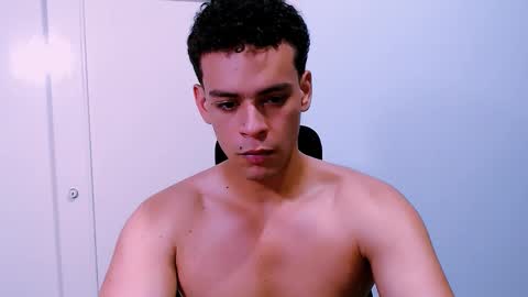 Snapshot of dominicblazze chatting on October 16, 7:33 pm Dominic online show from October 16, 7:33 pm