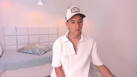 Dominic online show from February 23, 8:10 pm