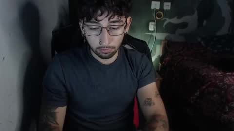 dominus_kane online show from November 2, 1:43 am