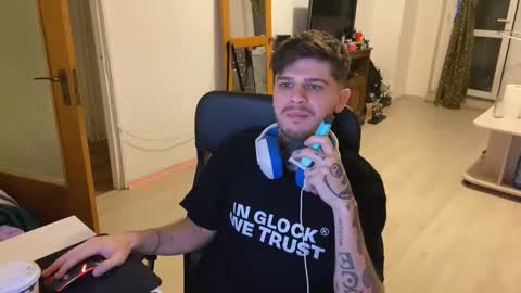 dondior2121 online show from February 10, 8:57 pm