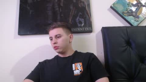 Snapshot of draco_boy2000 chatting on December 3, 7:11 pm draco_boy2000 online show from December 3, 7:11 pm