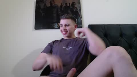 Snapshot of draco_boy2000 chatting on January 14, 7:43 pm draco_boy2000 online show from January 14, 7:43 pm