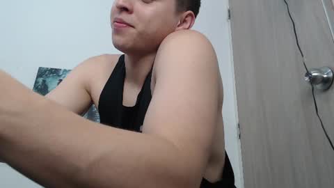 draco_boy2000 online show from June 25, 11:19 pm