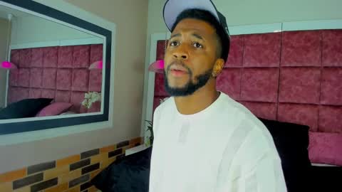 Snapshot of drake_nassir4 chatting on December 9, 12:12 am ---Drake--- online show from December 9, 12:12 am