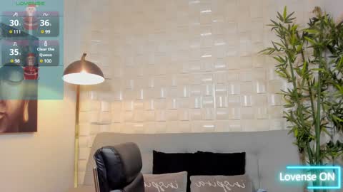 Snapshot of dreammr1 chatting on January 25, 1:43 am cris online show from January 25, 1:43 am