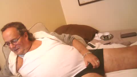 Snapshot of drfeelgood777 chatting on October 5, 4:16 am Dr. Feelgood online show from October 5, 4:16 am