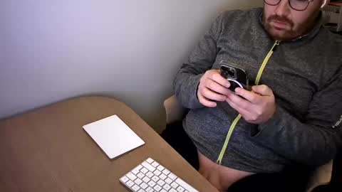 FloFrenchCurv288 online show from January 7, 12:04 am