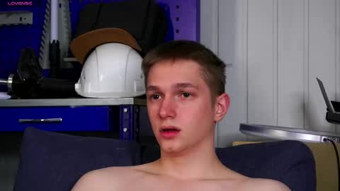 Dustyn online show from January 17, 4:21 pm