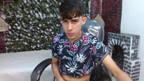 Snapshot of dyla_n18_ chatting on December 14, 3:18 am dyla_n18_ online show from December 14, 3:18 am