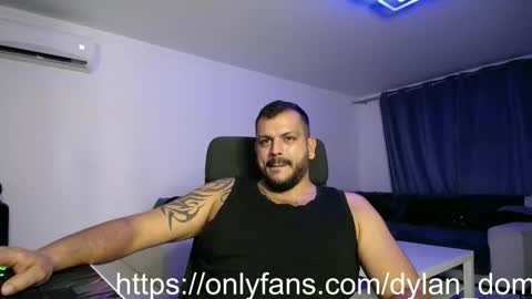 Snapshot of dylan_dom_ chatting on October 8, 10:36 pm Dylan Dom online show from October 8, 10:36 pm