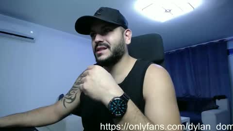 Snapshot of dylan_dom_ chatting on October 19, 10:24 pm Dylan Dom online show from October 19, 10:24 pm