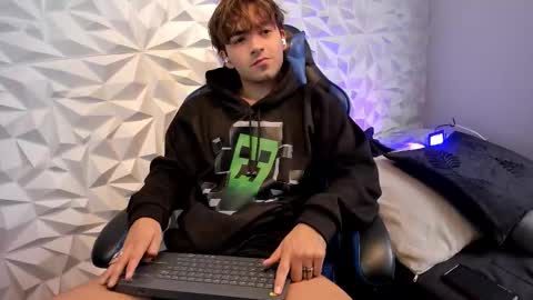 Dylan online show from October 16, 1:52 pm