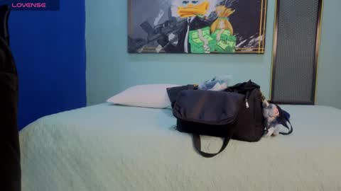 dylanguss online show from October 23, 12:19 pm