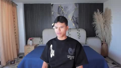 dylanroyce_ online show from March 19, 12:30 pm